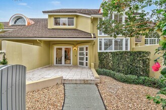 2576 Muirfield Ct in Wellington, FL - Building Photo - Building Photo
