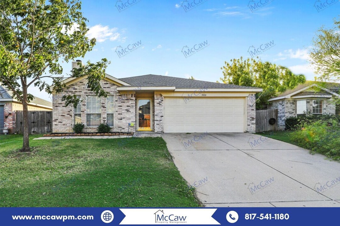 1820 Overland St in Fort Worth, TX - Building Photo