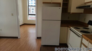 81 Essex St, Unit 86 in Boston, MA - Foto de edificio - Building Photo