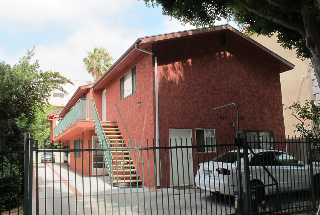 1237 N Cherokee Ave in Los Angeles, CA - Building Photo