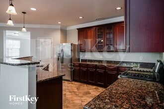 1820 Creek Oak Cir in Fuquay Varina, NC - Building Photo - Building Photo