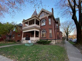1043 Neil Ave in Columbus, OH - Building Photo