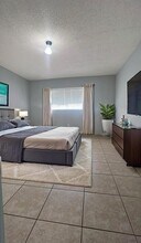 8851 NW 119th St in Hialeah, FL - Building Photo - Building Photo