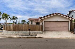 92-1326-1326 Kikaha St in Kapolei, HI - Building Photo