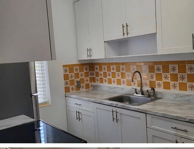 1215 SW 13th Ave in Miami, FL - Foto de edificio - Building Photo