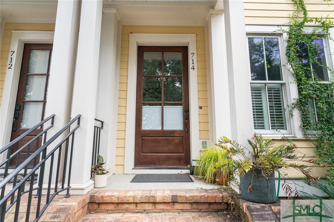 714 Tattnall St in Savannah, GA - Building Photo