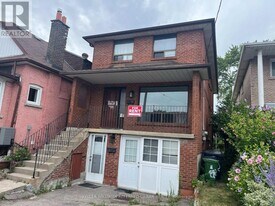 222 Mortimer Ave in Toronto, ON - Building Photo