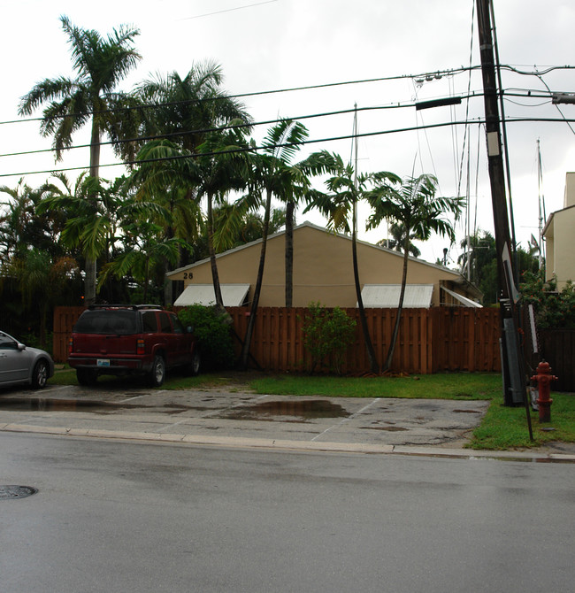 28-30 Hendricks Is in Fort Lauderdale, FL - Foto de edificio - Building Photo