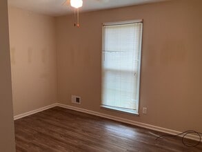 2704 Monza Trail in West Columbia, SC - Building Photo - Building Photo