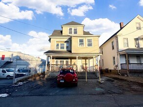 34 Wakeman St in Bridgeport, CT - Building Photo - Building Photo