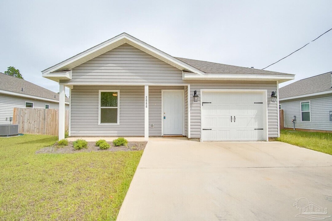 2888 N 24th Ave in Milton, FL - Building Photo