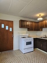 619 Wallace Ave in Bowling Green, OH - Building Photo - Building Photo