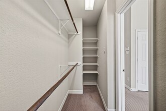 2715 Shadybrook Meadow Dr in Houston, TX - Building Photo - Building Photo