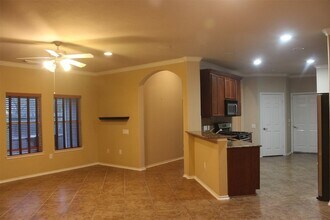 111 W Kentwick Pl in Conroe, TX - Foto de edificio - Building Photo