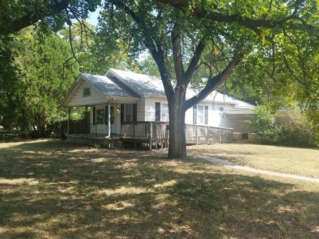 property at 3208 W 9th St N