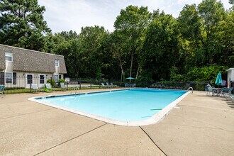 Twin Rivers Townhomes in Hopewell, VA - Foto de edificio - Building Photo