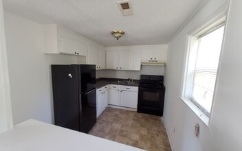 3275 N Kings Hwy in Rembert, SC - Building Photo - Building Photo