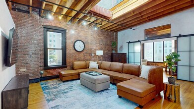 13-19-19 Stanhope St in Boston, MA - Foto de edificio - Building Photo