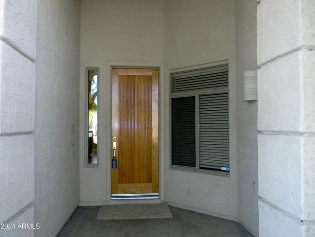 6769 E Paradise Ln in Scottsdale, AZ - Building Photo - Building Photo