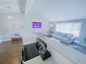 12005 Greenleaf Dr SE in Huntsville, AL - Building Photo - Building Photo