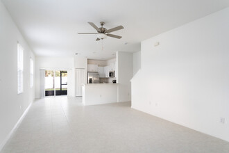 37714 Leafside Ln in Zephyrhills, FL - Foto de edificio - Building Photo