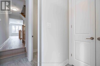 2184 Postmaster Dr in Oakville, ON - Building Photo - Building Photo