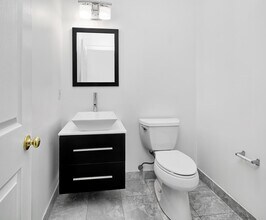 326 Midland Ct in West New York, NJ - Building Photo - Building Photo