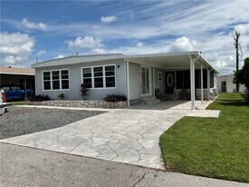 245 Shrub Ln N in North Fort Myers, FL - Building Photo