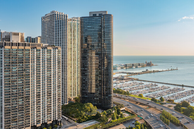 Harbor Point Tower in Chicago, IL - Building Photo - Building Photo