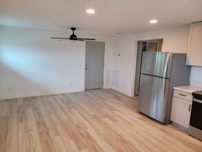 6598 S Atlantic Ave in New Smyrna Beach, FL - Building Photo - Building Photo