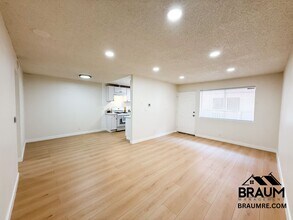 221 W Elm Ave in Burbank, CA - Building Photo - Building Photo