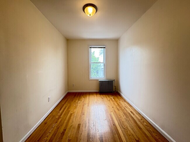 138 Armstrong Ave, Unit 2 in Jersey City, NJ - Building Photo - Building Photo