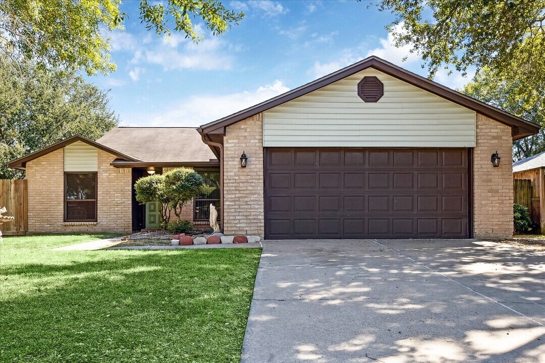 4606 Laureldale Rd in Houston, TX - Building Photo