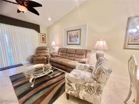 6720 Huntington Lakes Cir in Naples, FL - Foto de edificio - Building Photo