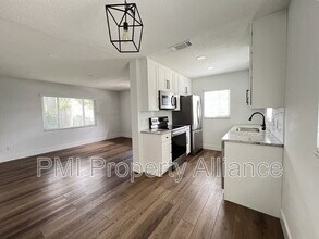 2302 Elizabeth Ave in Orlando, FL - Building Photo - Building Photo