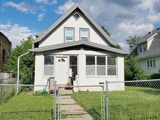 property at 3613 S 5th Ave