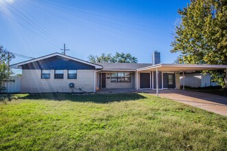 5501 9th St in Lubbock, TX - Building Photo - Building Photo