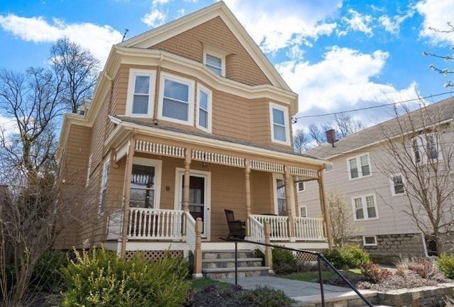 property at 52 Hillsdale Rd