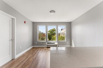 20 Canfield St in Orange, NJ - Foto de edificio - Building Photo