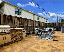 548 Westcross St in Houston, TX - Building Photo