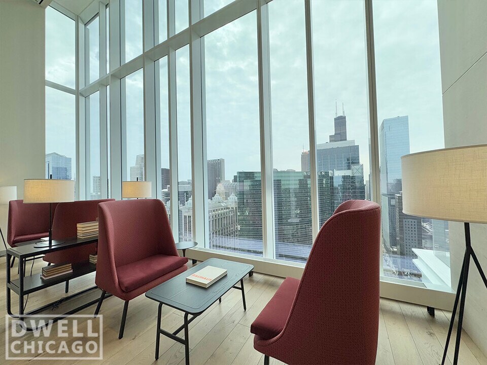 322 N Orleans St, Unit 404 in Chicago, IL - Foto de edificio