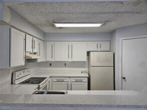 2445 SW 18th Terrace in Fort Lauderdale, FL - Building Photo - Building Photo