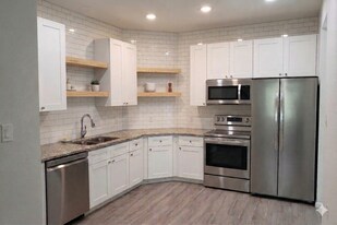 7952 Blue St in Houston, TX - Building Photo