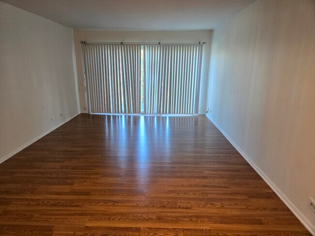 5001 Carriage Way Dr in Rolling Meadows, IL - Building Photo - Building Photo