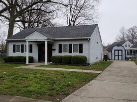 4820 St Leo Pl in Louisville, KY - Building Photo