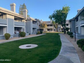 2910 W Marconi Ave in Phoenix, AZ - Building Photo - Building Photo