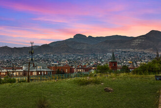 410 W Yandell in El Paso, TX - Foto de edificio - Building Photo