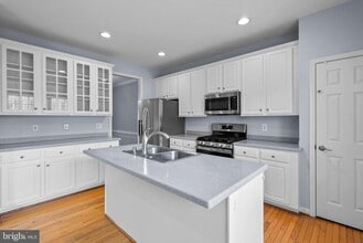 45773 Smoketree Terrace in Sterling, VA - Building Photo - Building Photo