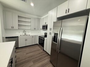 Pin Oak Apartments in Conroe, TX - Building Photo - Building Photo