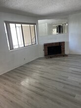 2125 Ohio Ave, Unit A in Signal Hill, CA - Foto de edificio - Building Photo